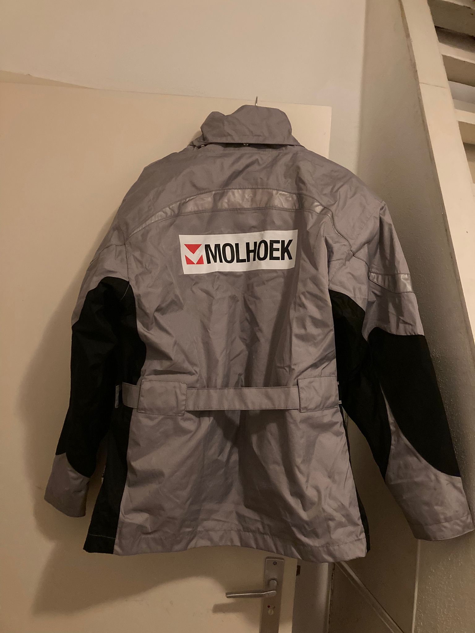 tofu no money hand shake