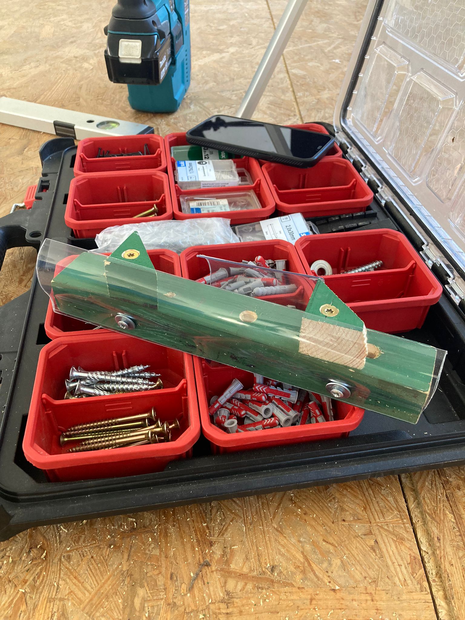 tofu no money hand shake