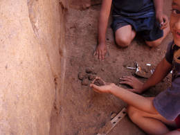 dahab kids making falafel